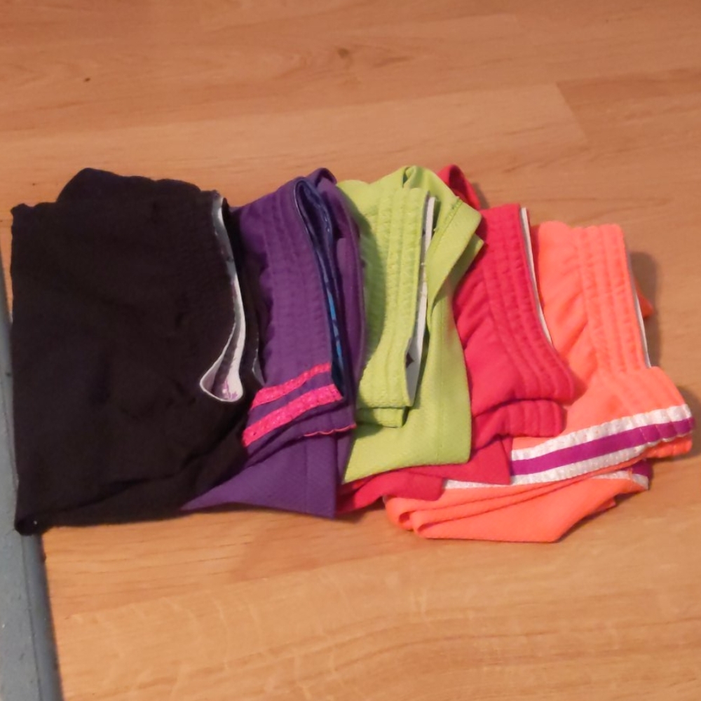 5 pack of girls/kids shorts size XL
